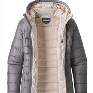Navy Patagonia Women’s Hi-Loft Down Hooded coat